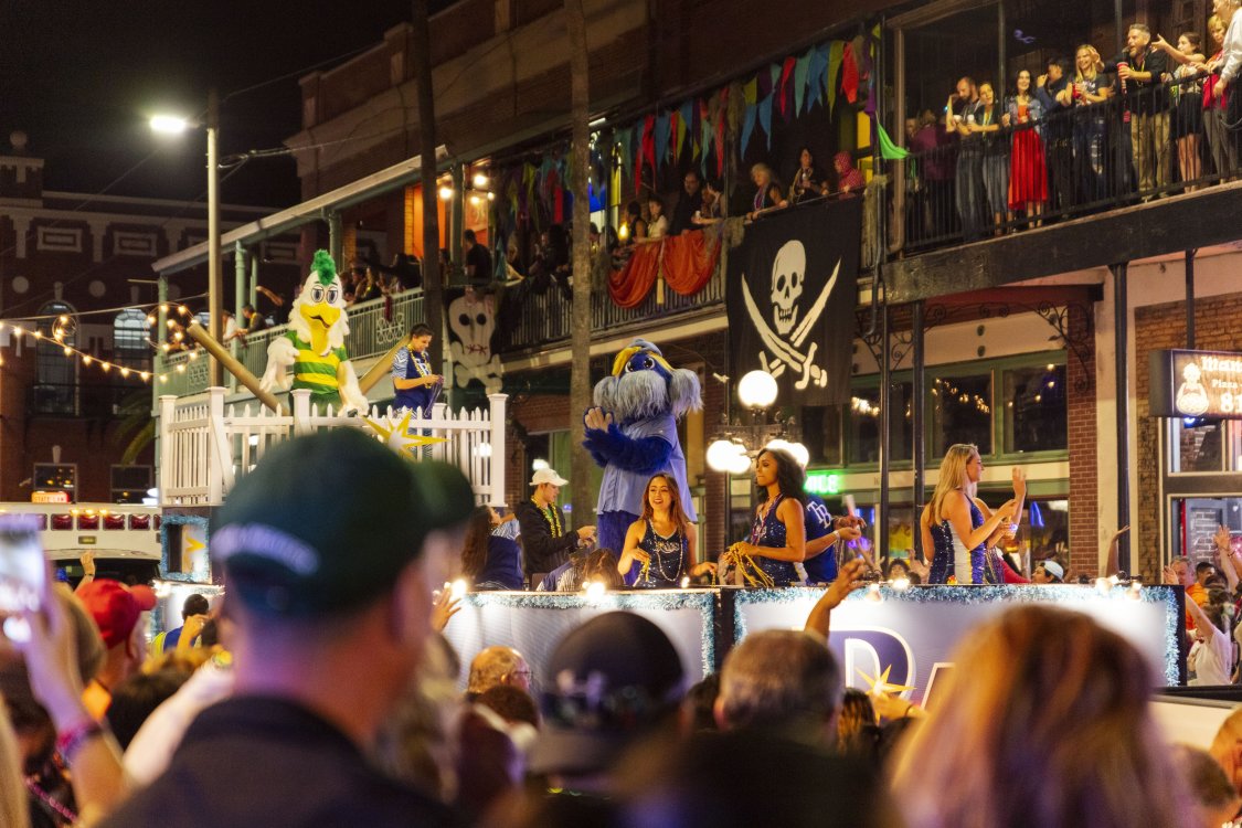 Sant’ Yago Illuminated Knight Parade